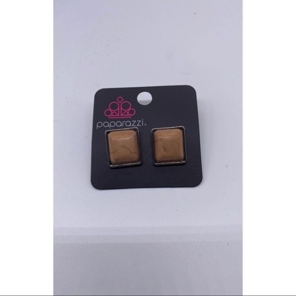 Eco Elegance- Brown Post Earrings
Item‎ 162 - Picture 2 of 4